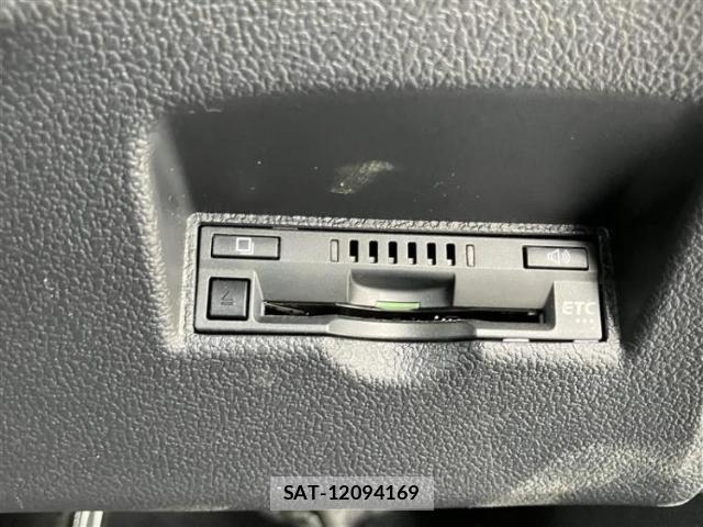 Toyota PRIUS 2019-07 8218759-15