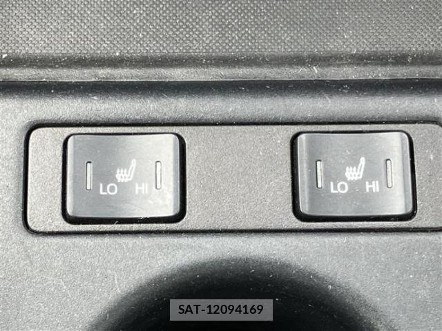 Toyota PRIUS 2019-07 8218759-16