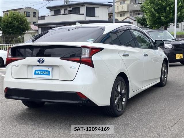 Toyota PRIUS 2019-07 8218759-2