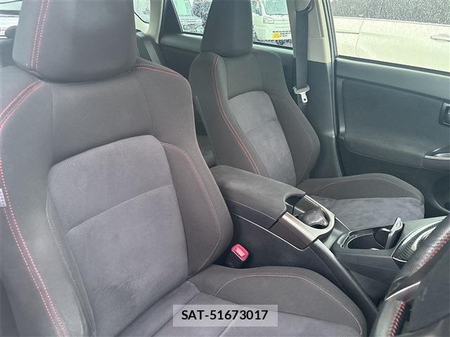 Toyota PRIUS 2012-11 8218781-11