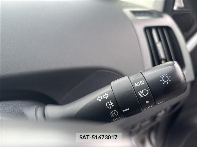 Toyota PRIUS 2012-11 8218781-16