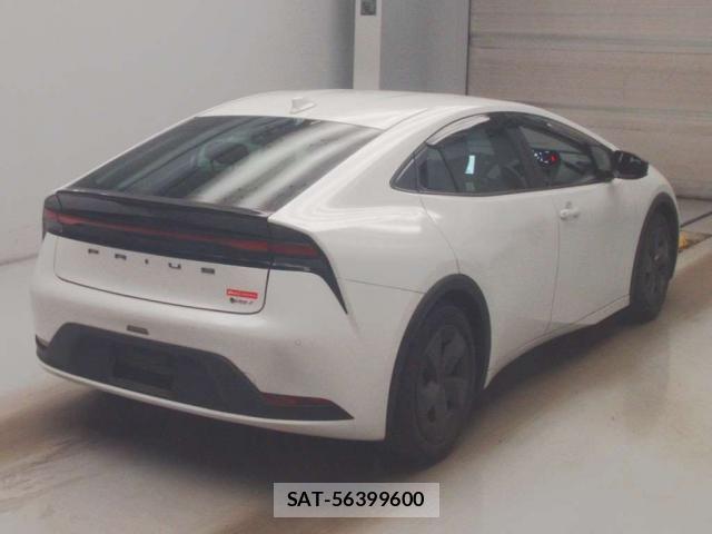 Toyota PRIUS 2023-05 8218826-1
