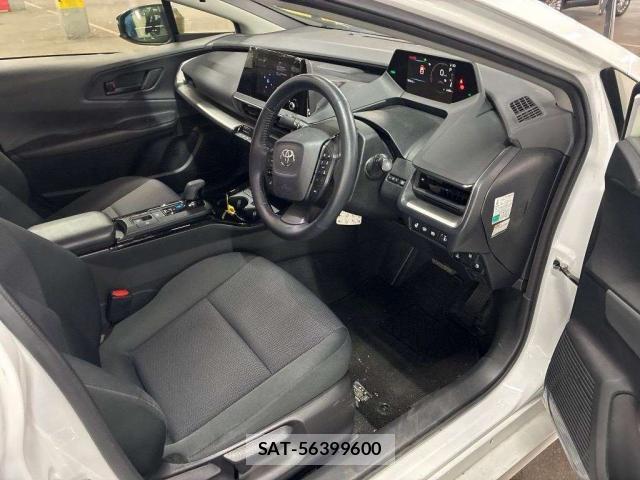Toyota PRIUS 2023-05 8218826-2