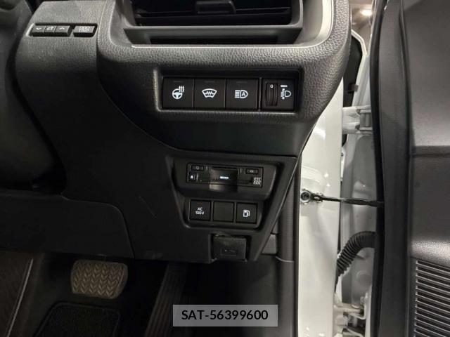 Toyota PRIUS 2023-05 8218826-8