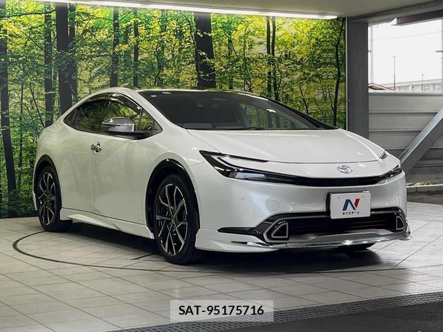 Toyota PRIUS 2023-08 8219153-15