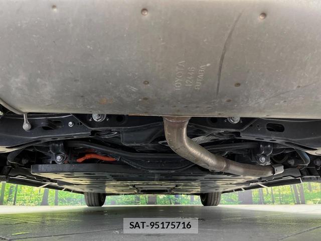 Toyota PRIUS 2023-08 8219153-18