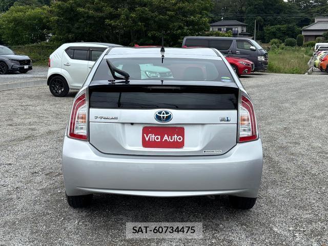 Toyota PRIUS 2013-07 8219231-10