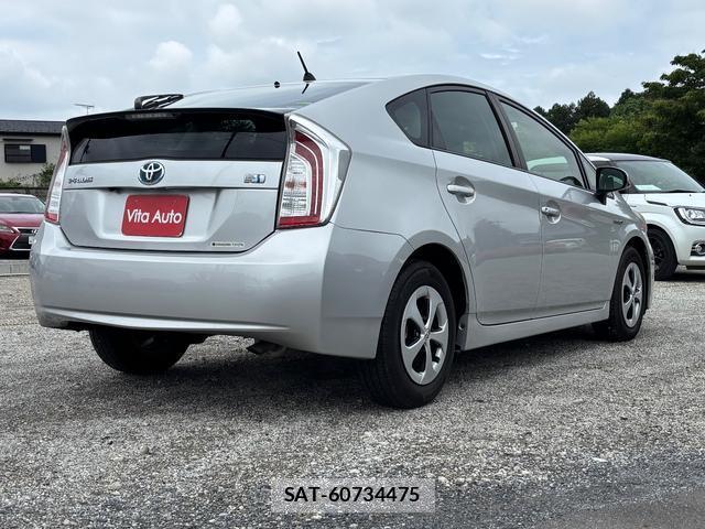 Toyota PRIUS 2013-07 8219231-13
