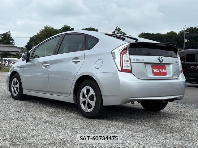 Toyota PRIUS 2013-07 8219231-4