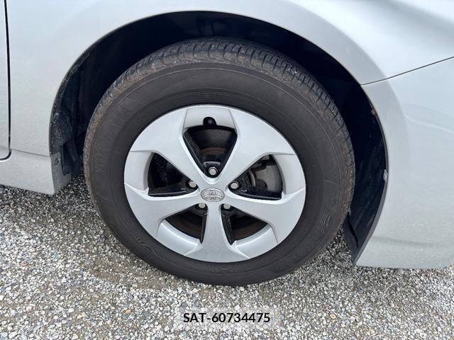 Toyota PRIUS 2013-07 8219231-6