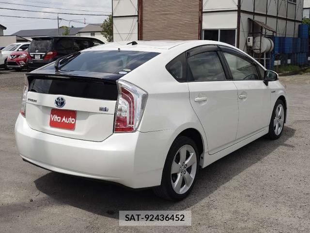 Toyota PRIUS 2012-08 8219251-13