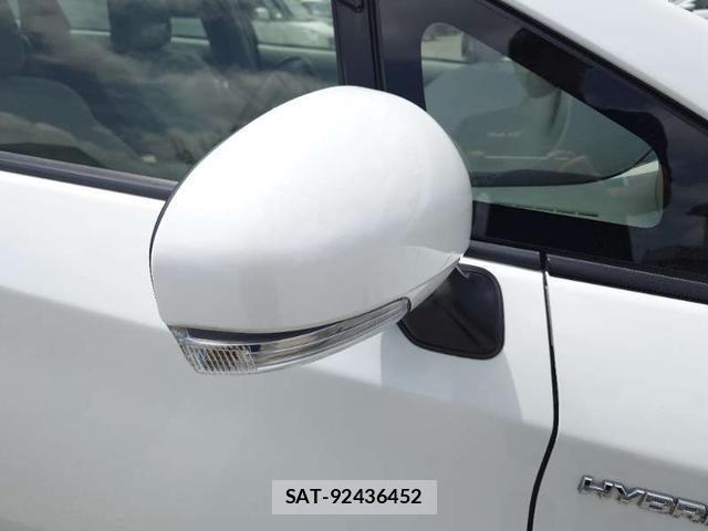 Toyota PRIUS 2012-08 8219251-14
