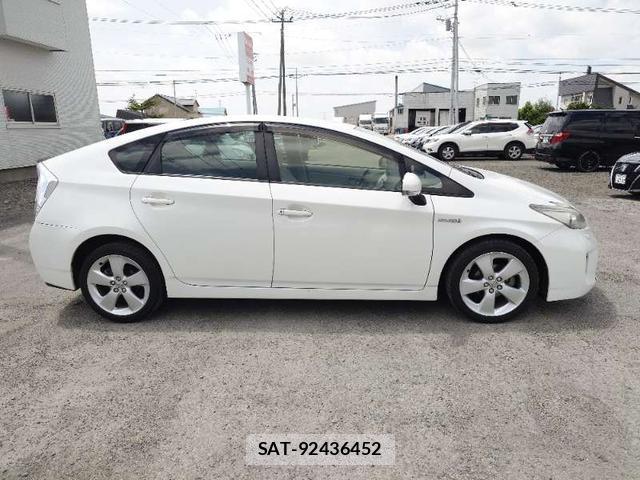 Toyota PRIUS 2012-08 8219251-17