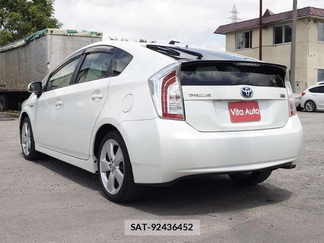 Toyota PRIUS 2012-08 8219251-19