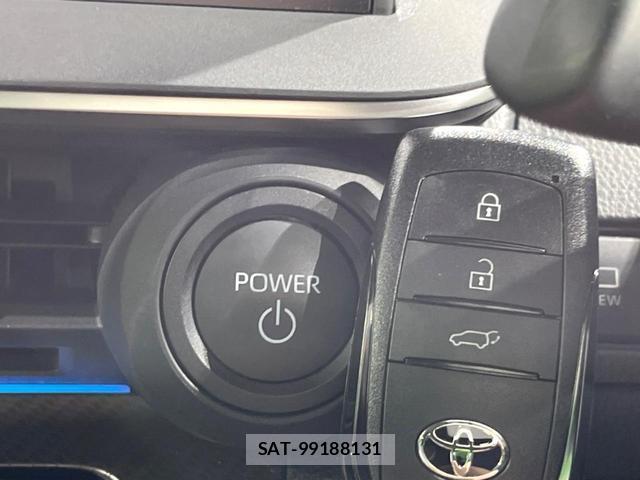 Toyota PRIUS 2023-06 8219345-6
