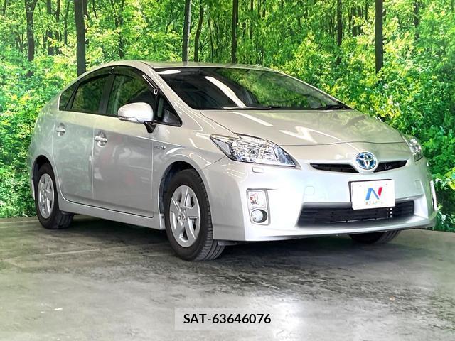 Toyota PRIUS 2011-12 8219438-14