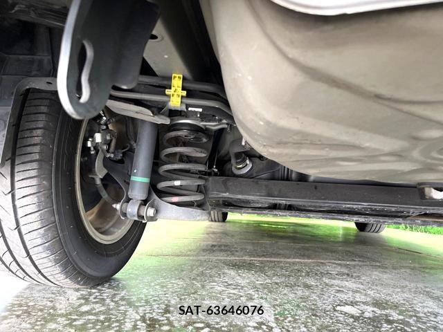 Toyota PRIUS 2011-12 8219438-18