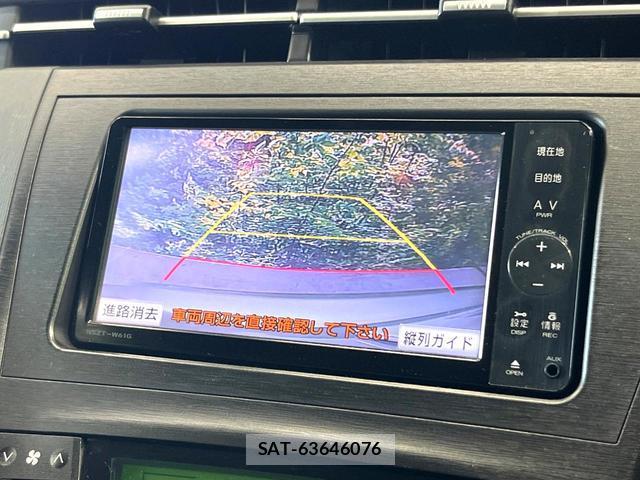 Toyota PRIUS 2011-12 8219438-3