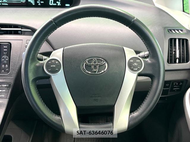 Toyota PRIUS 2011-12 8219438-6