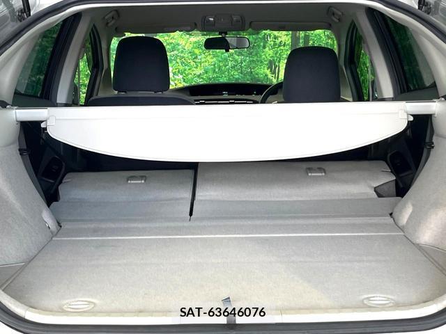 Toyota PRIUS 2011-12 8219438-9