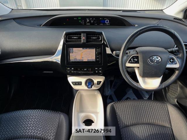 Toyota PRIUS 2016-07 8219440-1