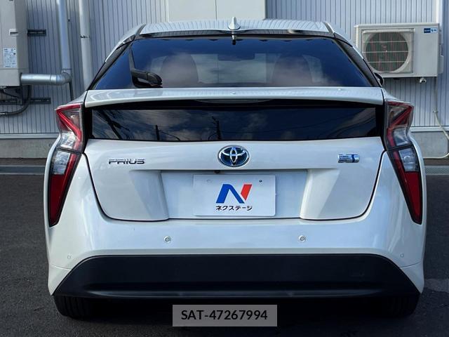 Toyota PRIUS 2016-07 8219440-17