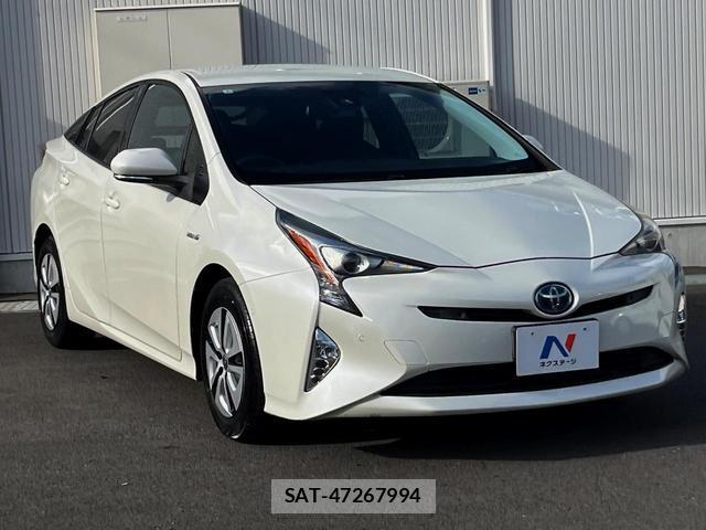 Toyota PRIUS 2016-07 8219440-18