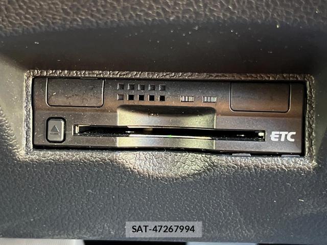 Toyota PRIUS 2016-07 8219440-9