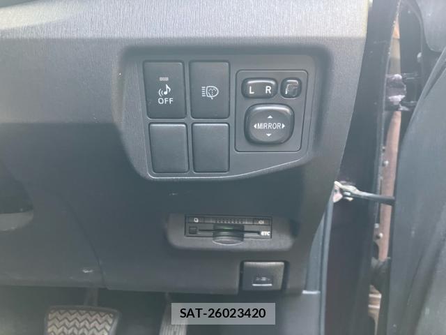 Toyota PRIUS 2012-09 8219566-17
