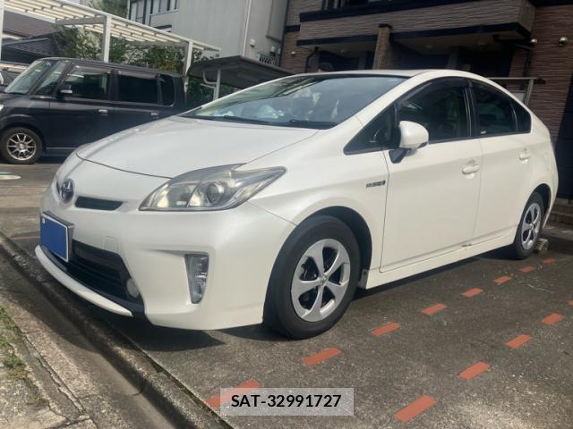 Toyota PRIUS 2014-02 8219602-0