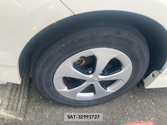 Toyota PRIUS 2014-02 8219602-4