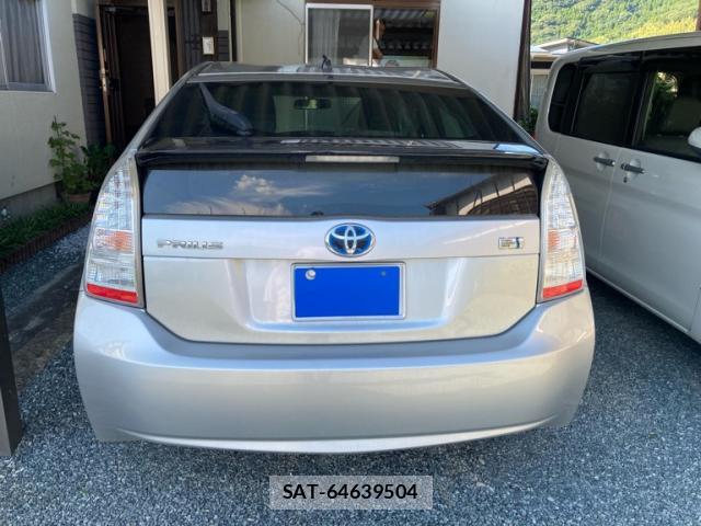 Toyota PRIUS 2010-01 8219776-1