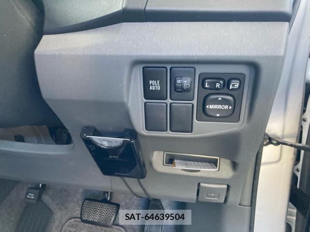 Toyota PRIUS 2010-01 8219776-10