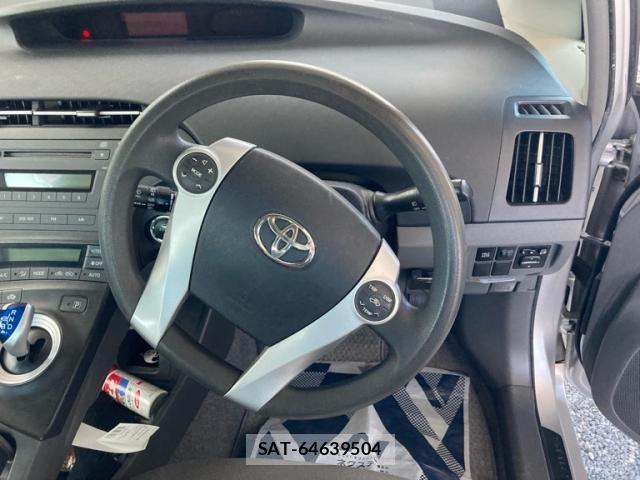Toyota PRIUS 2010-01 8219776-11