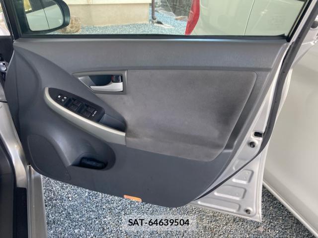 Toyota PRIUS 2010-01 8219776-9