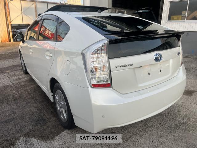 Toyota PRIUS 2009-07 8219894-5