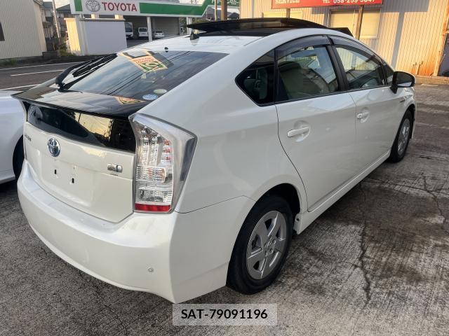 Toyota PRIUS 2009-07 8219894-6