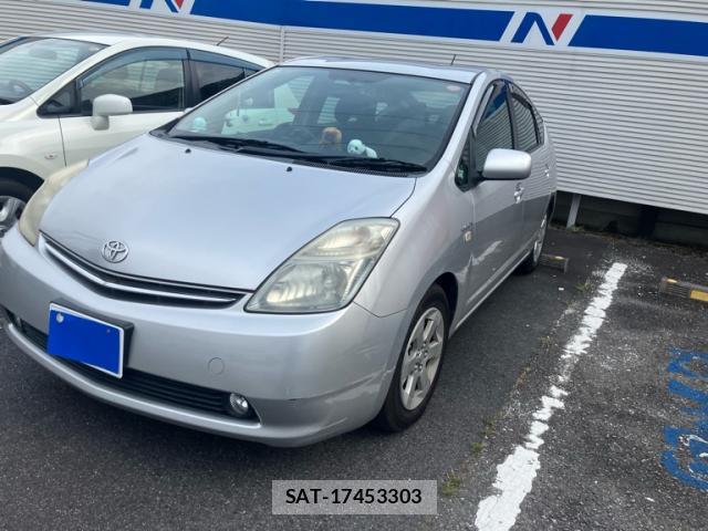 Toyota PRIUS 2007-10 8220039-1