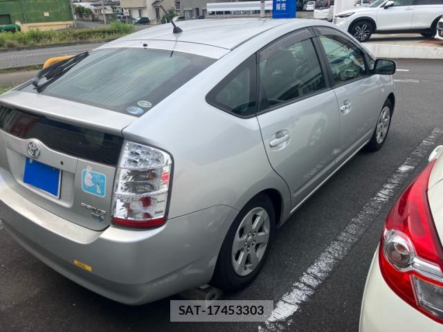 Toyota PRIUS 2007-10 8220039-4