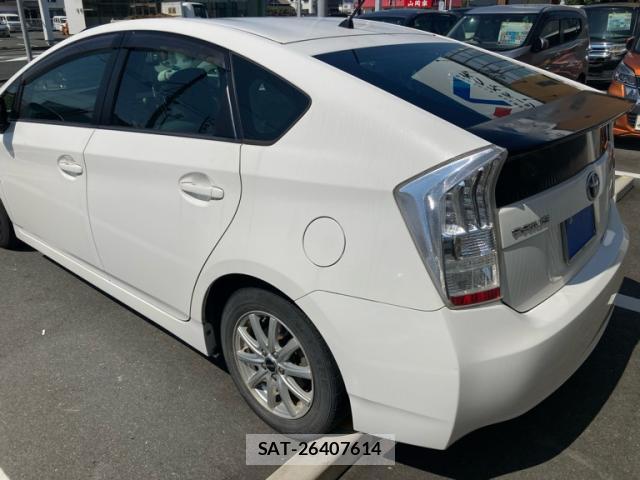 Toyota PRIUS 2009-12 8220044-1