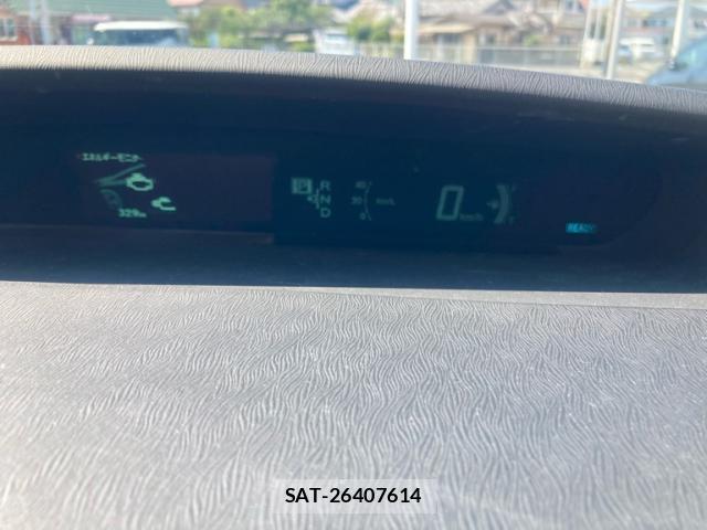 Toyota PRIUS 2009-12 8220044-10