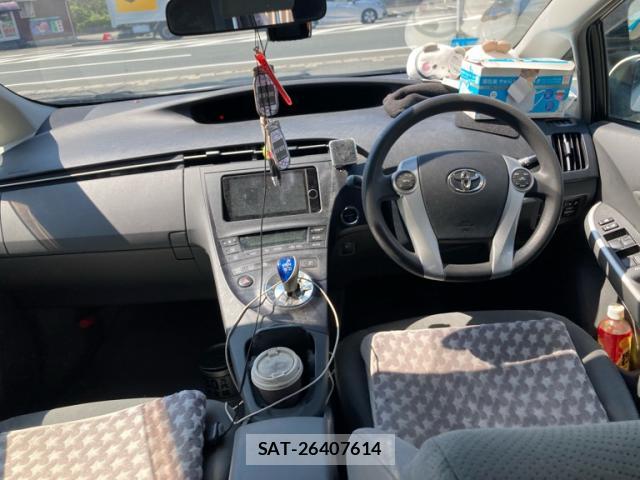 Toyota PRIUS 2009-12 8220044-5