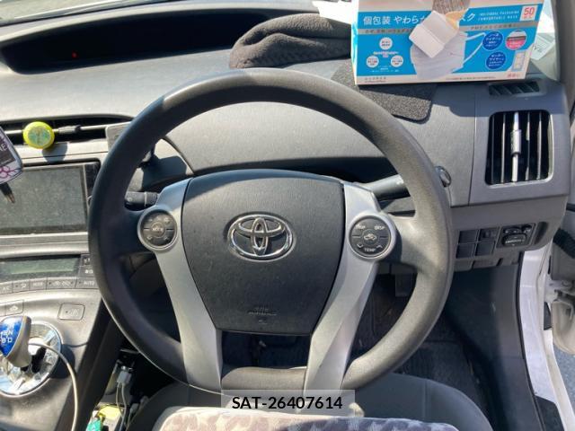 Toyota PRIUS 2009-12 8220044-6