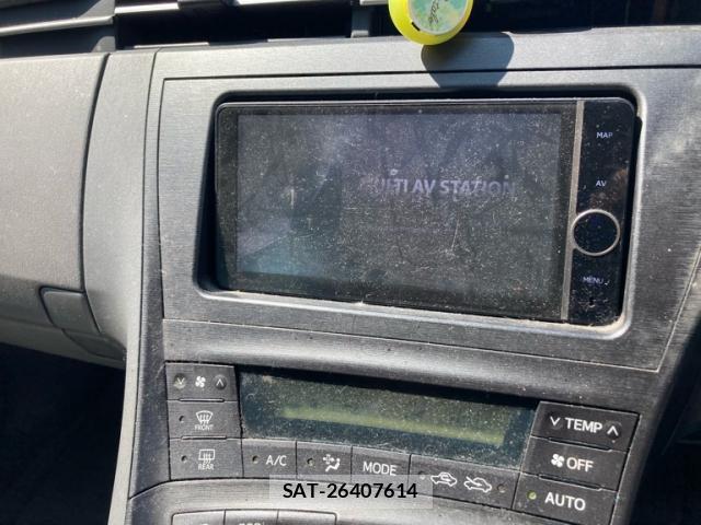 Toyota PRIUS 2009-12 8220044-9
