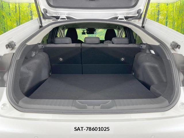 Toyota PRIUS 2023-02 8220111-9