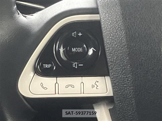 Toyota PRIUS 2018-10 8220143-12