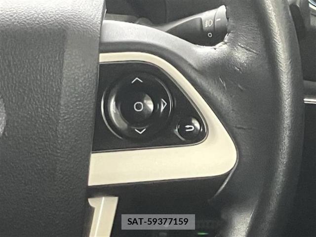 Toyota PRIUS 2018-10 8220143-13