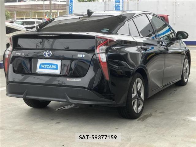 Toyota PRIUS 2018-10 8220143-2