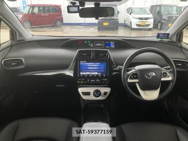 Toyota PRIUS 2018-10 8220143-3