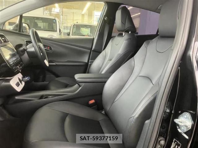 Toyota PRIUS 2018-10 8220143-4
